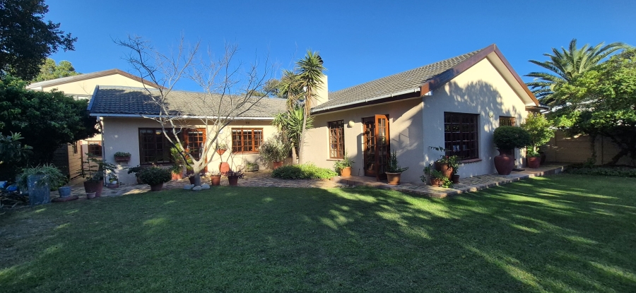 4 Bedroom Property for Sale in Table View Western Cape